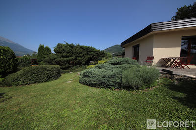 Maison - 97 m² - 5 pièces