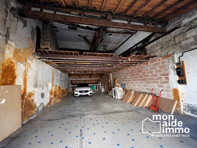 Local commercial - 130 m² - 5 pièces