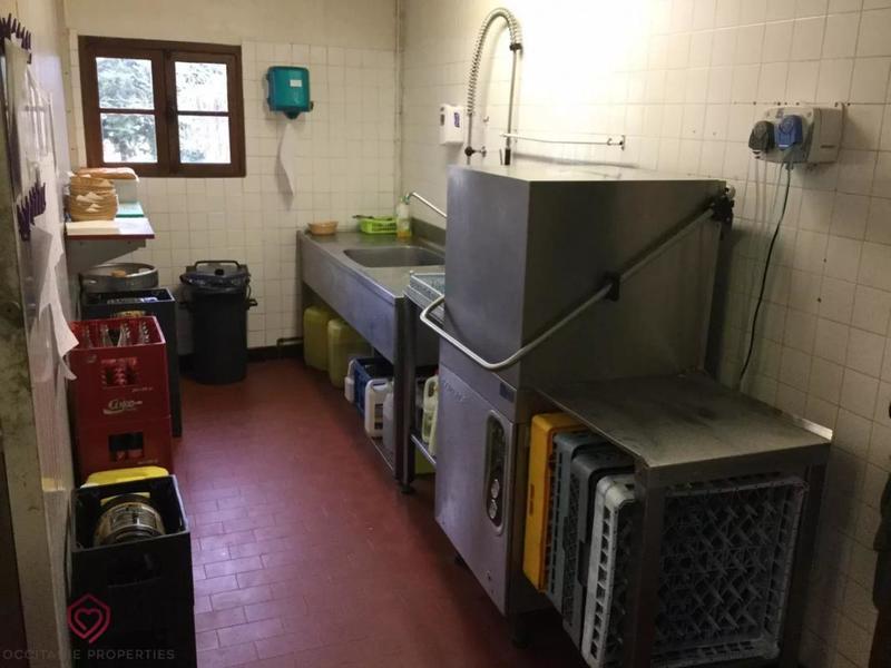 Propriété - 600 m² - 14 pièces