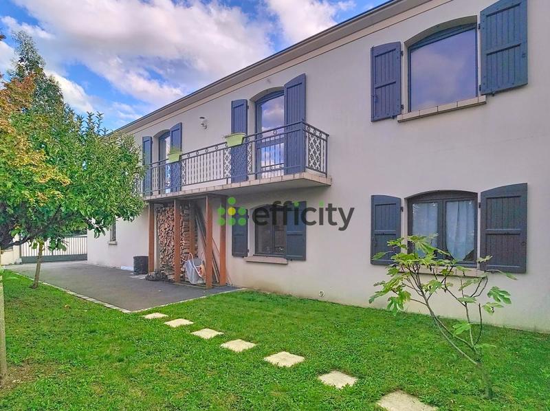 Maison - 205 m² - 8 pièces