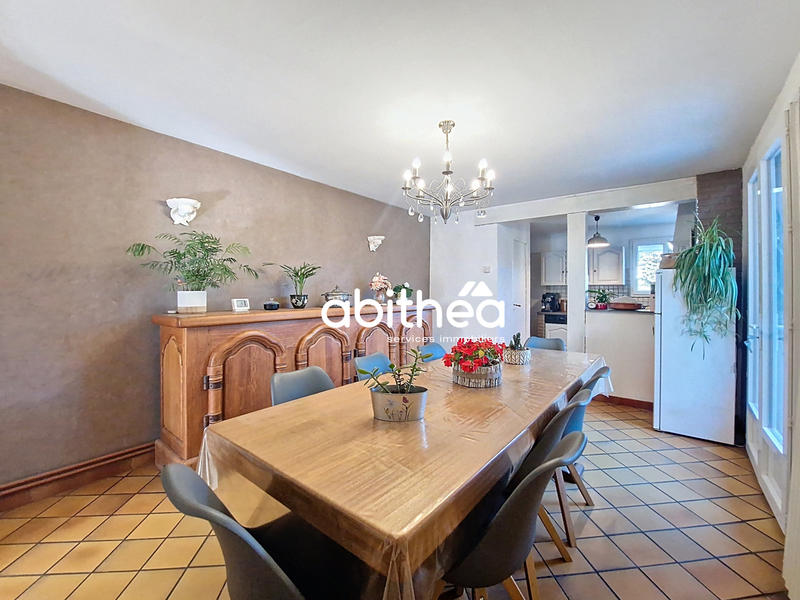 Maison - 102 m² - 4 pièces