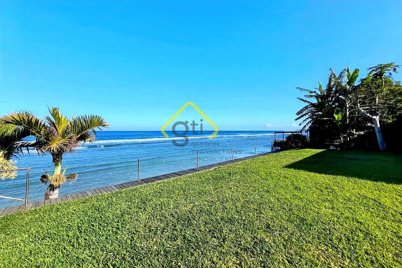 Maison - 240 m² - 8 pièces