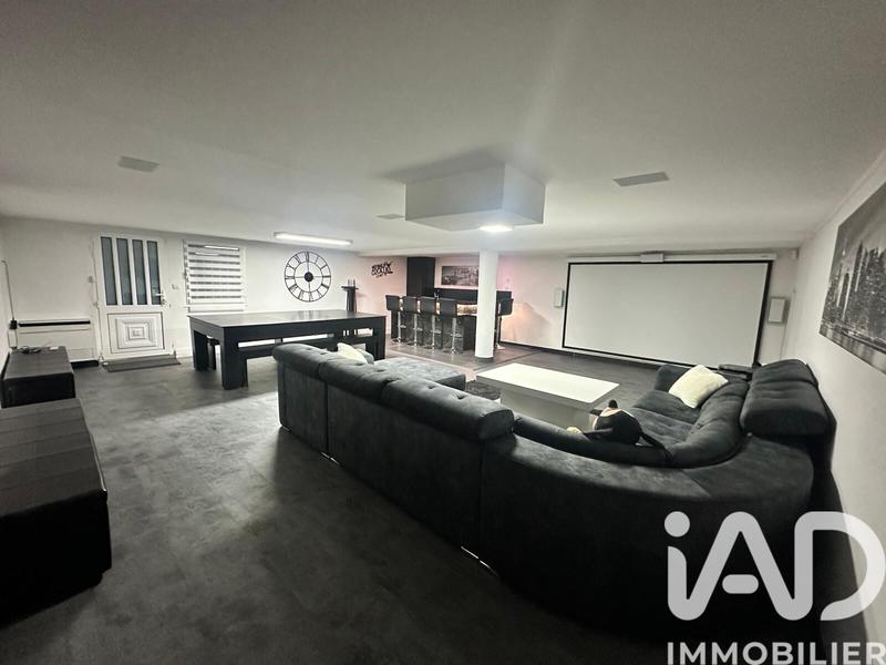 Maison - 328 m² - 6 pièces