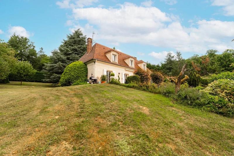 Demeure - 250 m² - 10 pièces