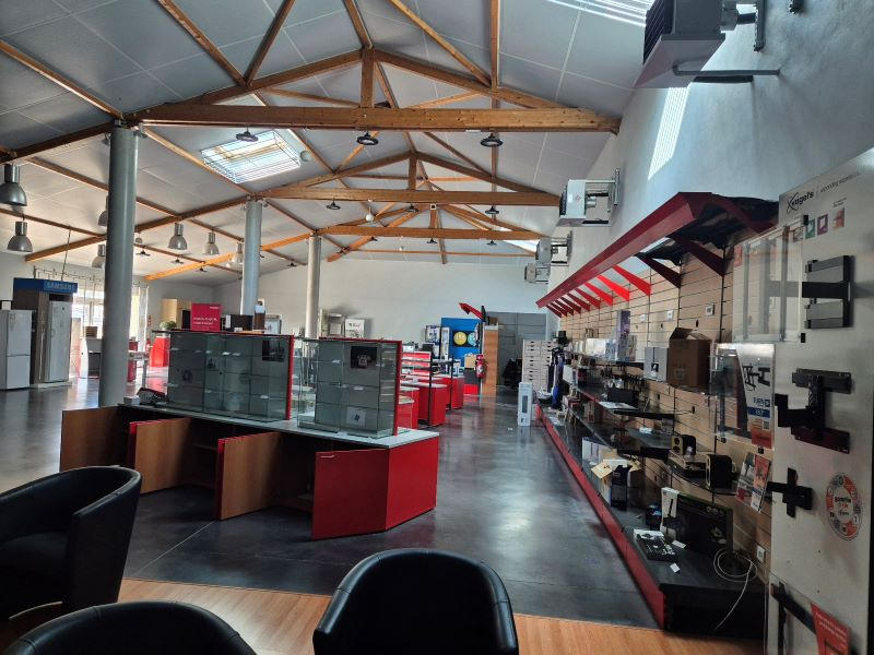 Parking / Garage - 1 065 m²