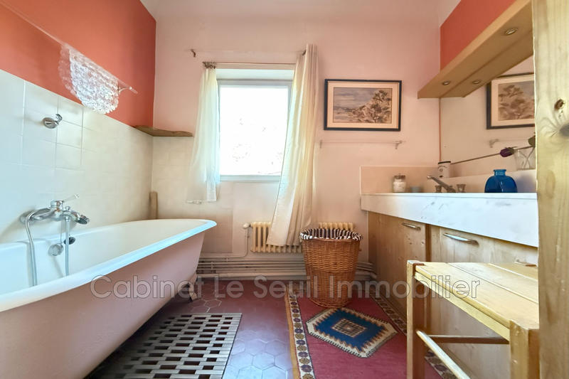 Maison - 252 m² - 9 pièces