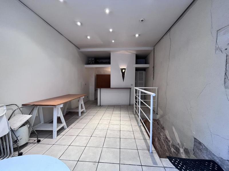 Local commercial - 18 m² - 3 pièces
