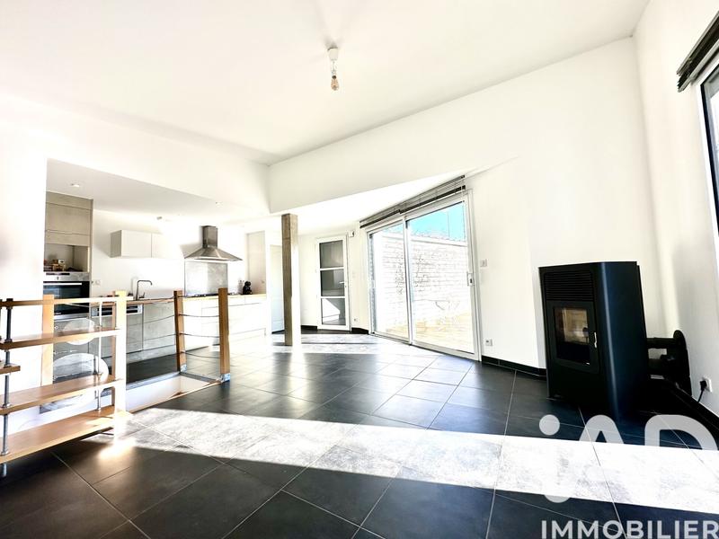 Maison - 96 m² - 5 pièces