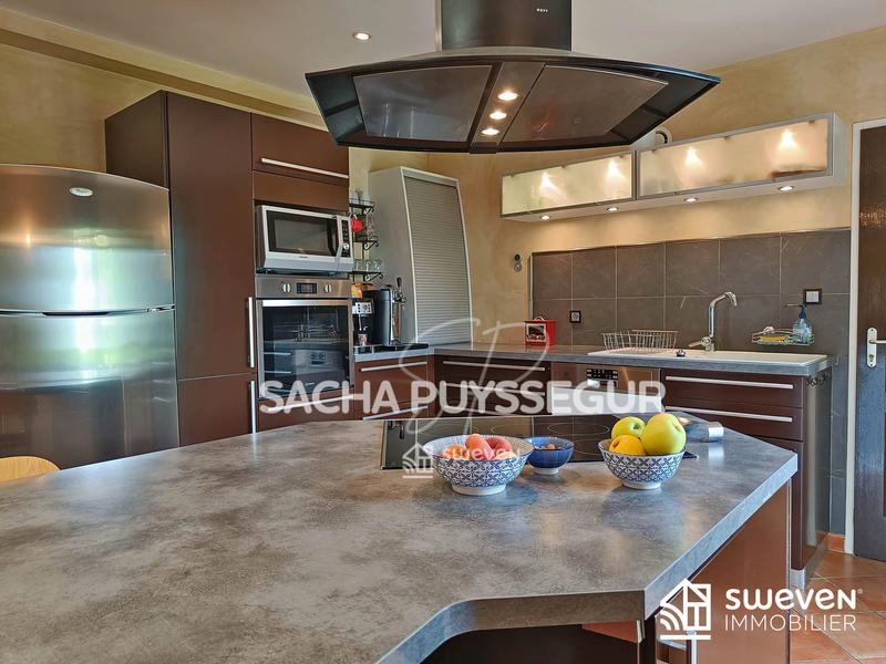 Maison - 145 m² - 6 pièces