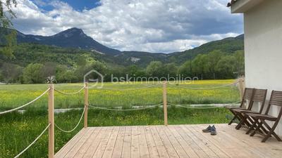 Maison traditionnelle - 102 m² - 4 pièces