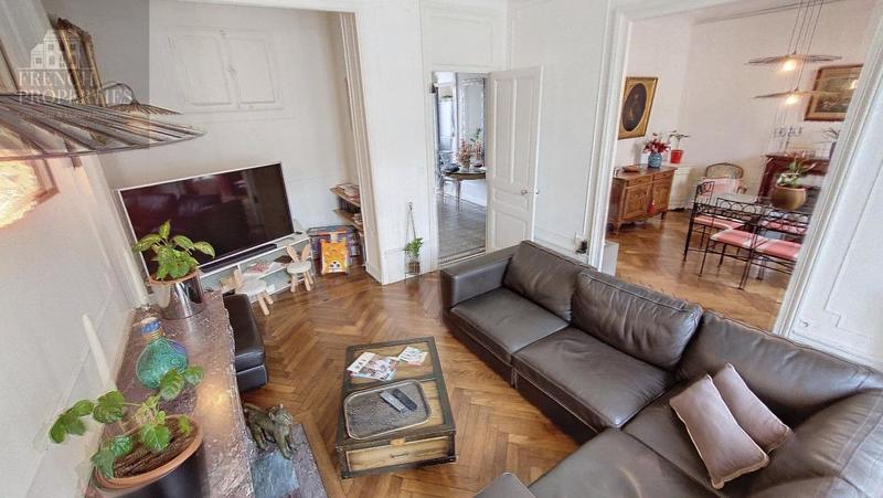 Appartement - 135 m² - 5 pièces