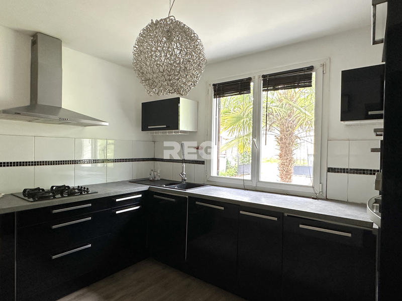 Maison - 85 m² - 5 pièces