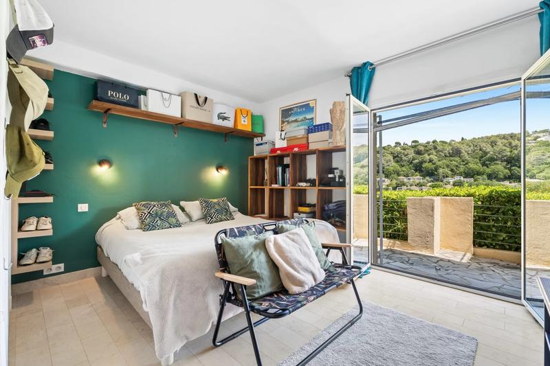 Maison - 280 m² - 8 pièces