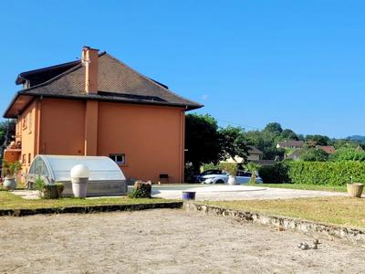 Maison - 265 m² - 12 pièces