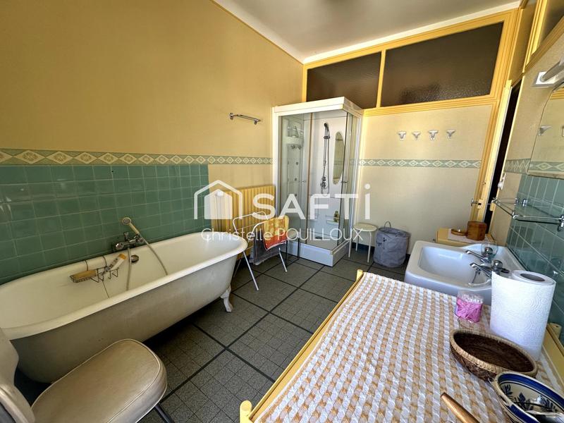 Maison - 567 m² - 12 pièces