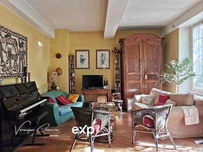 Maison - 198 m² - 7 pièces