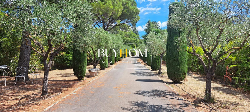 Maison - 180 m² - 5 pièces