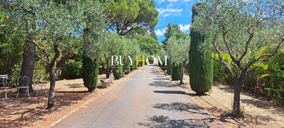 Maison - 180 m² - 5 pièces