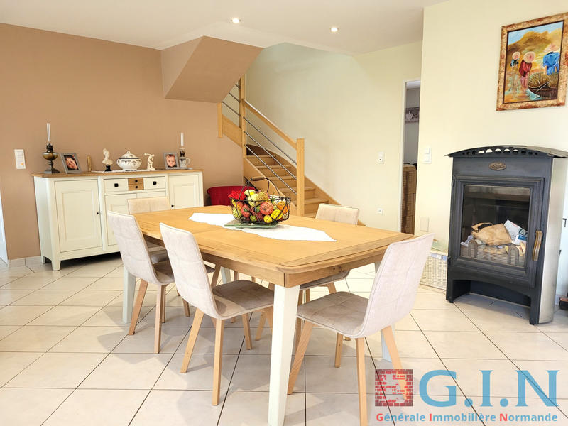 Maison - 235 m² - 8 pièces