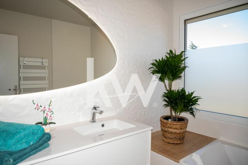 Maison - 192 m² - 7 pièces