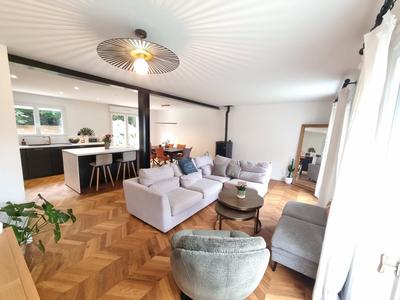 Maison - 140 m² - 5 pièces