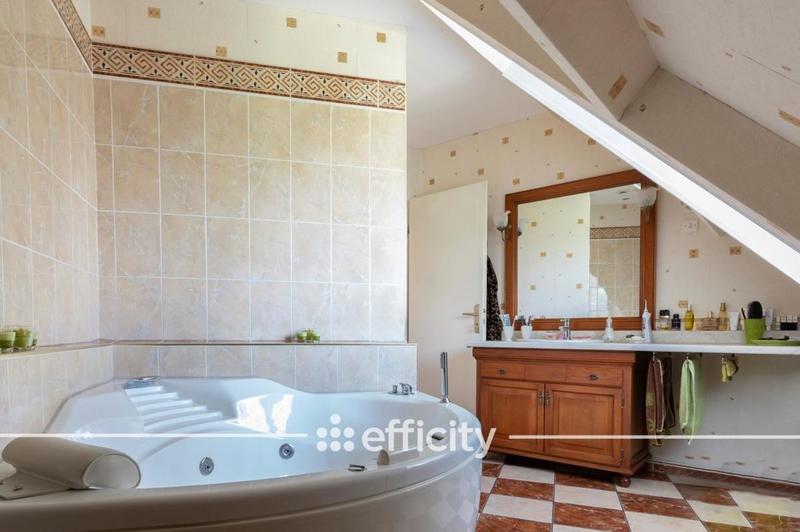 Pavillon - 215 m² - 8 pièces