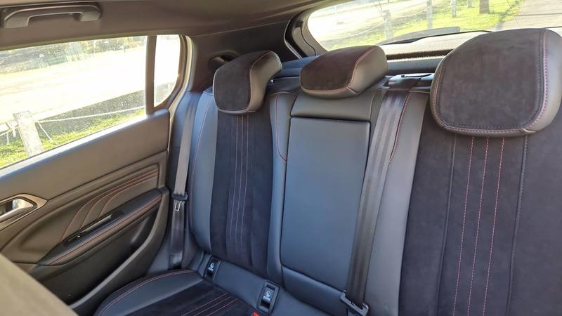 Peugeot 308 II 2.0 BlueHDi 180 Eat8 Gt - Automatique Toit ouvrant