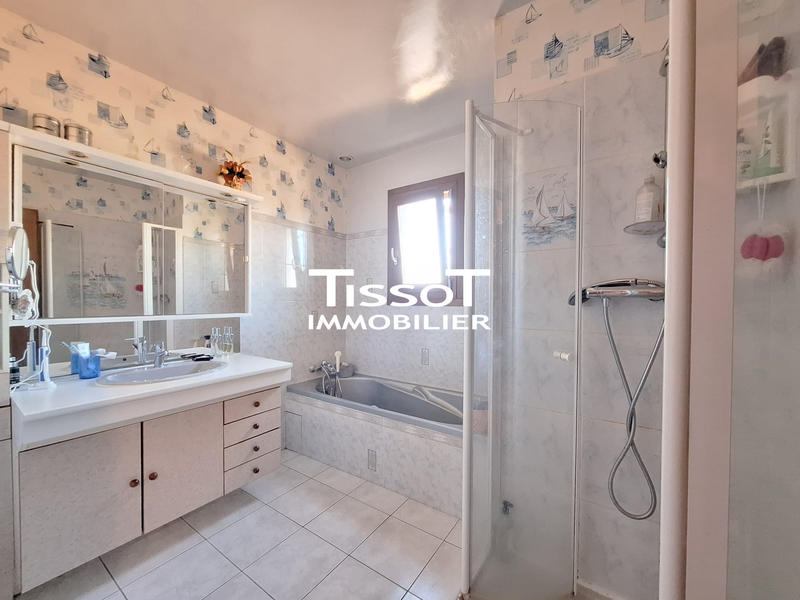 Maison traditionnelle - 96 m² - 4 pièces