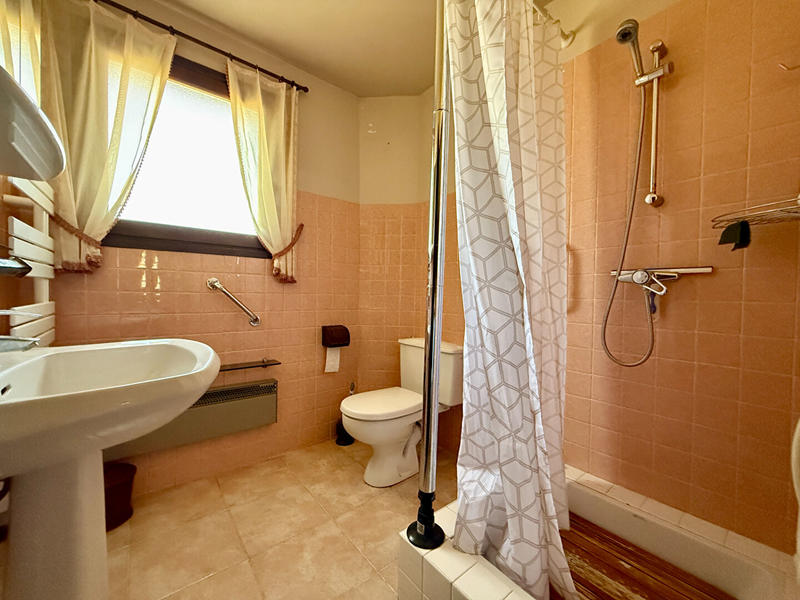 Maison - 264 m² - 9 pièces