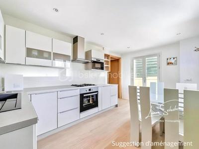 Maison traditionnelle - 107 m² - 4 pièces