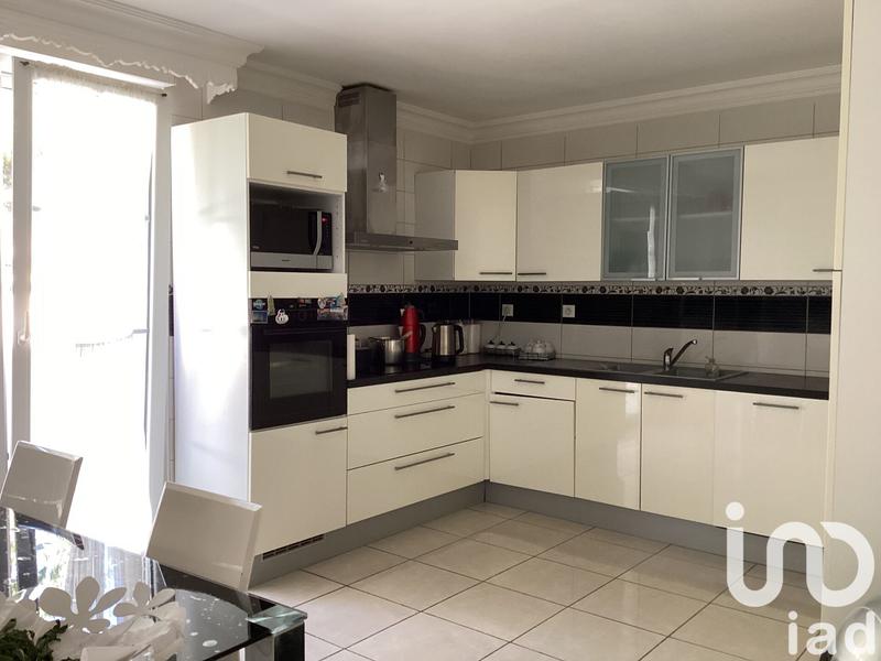 Maison - 182 m² - 10 pièces