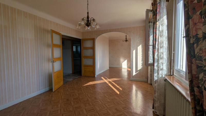 Maison - 97 m² - 6 pièces