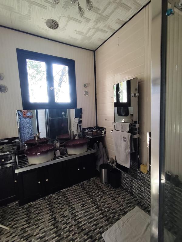 Villa - 250 m² - 8 pièces