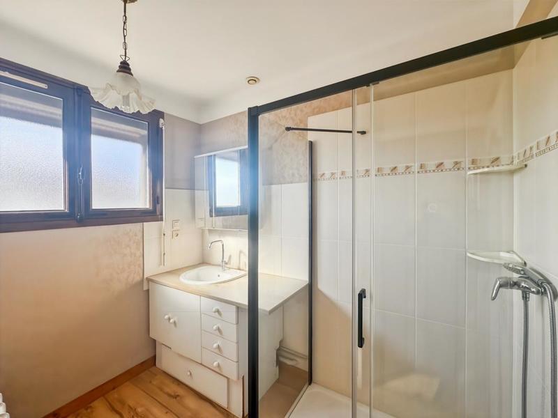 Maison - 99 m² - 5 pièces