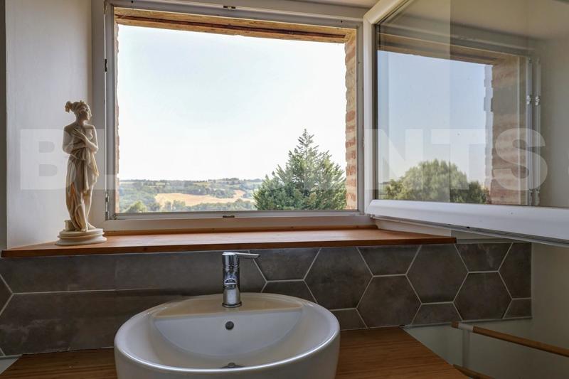 Propriété - 333 m² - 10 pièces