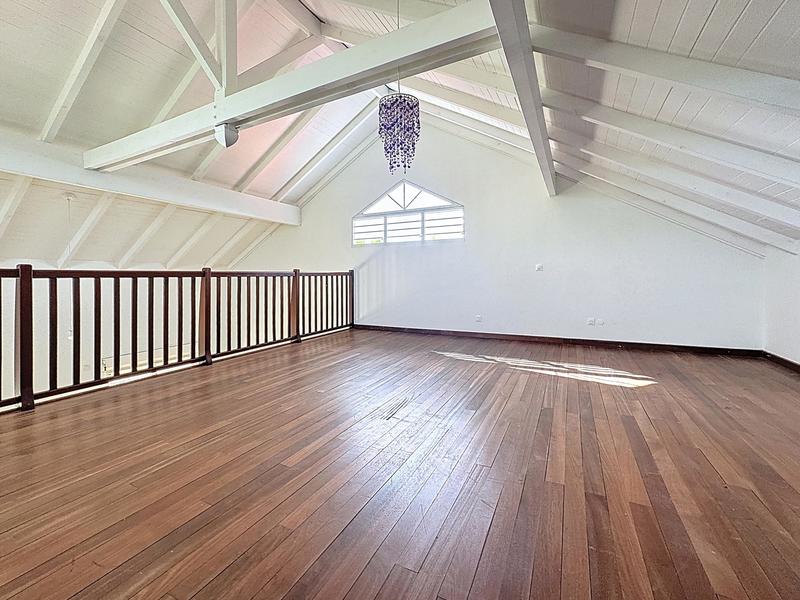 Maison - 189 m² - 6 pièces