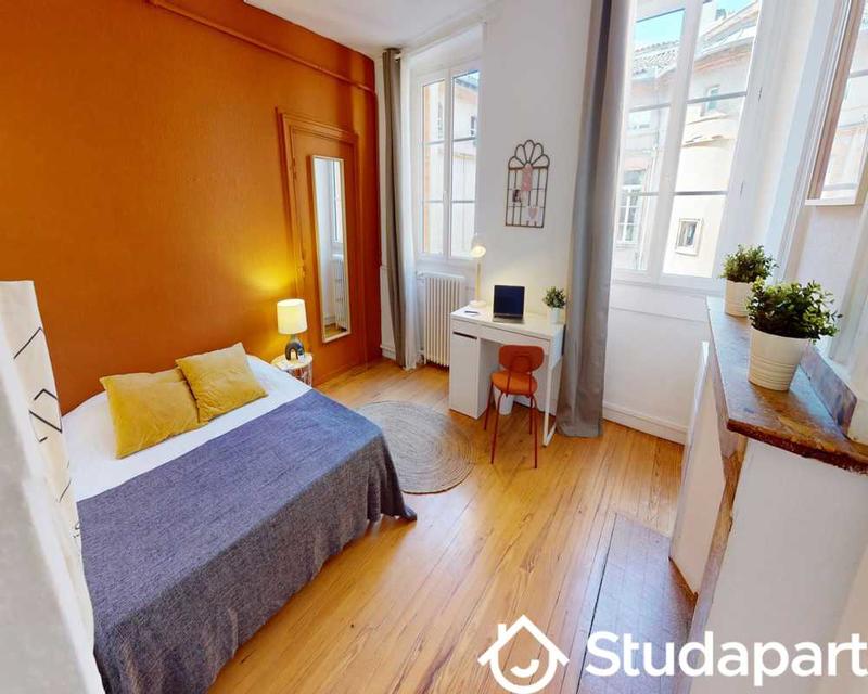 Chambre - 120 m² - 1 pièce