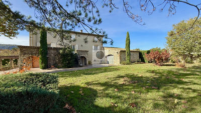 Maison - 217 m² - 7 pièces