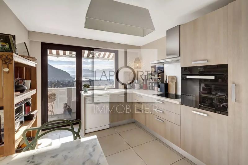 Appartement - 207 m² - 6 pièces