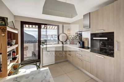 Appartement - 207 m² - 6 pièces