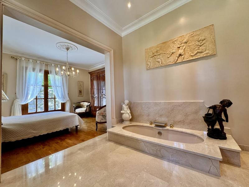 Villa - 294 m² - 7 pièces