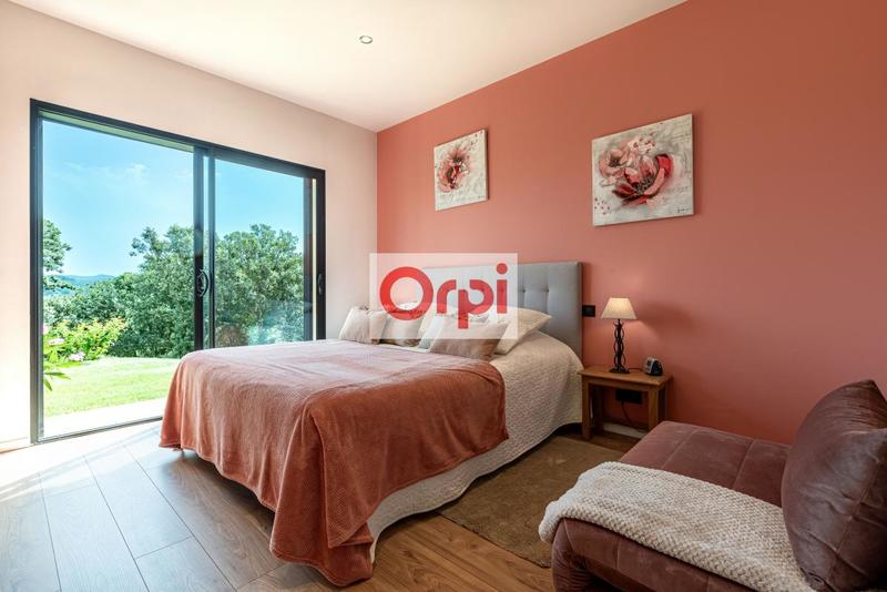 Villa - 263 m² - 7 pièces