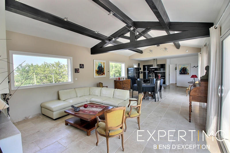 Villa - 220 m² - 8 pièces