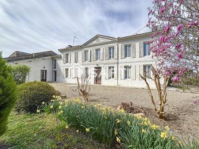 Maison - 264 m² - 10 pièces