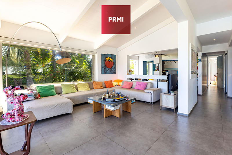 Maison - 235 m² - 8 pièces