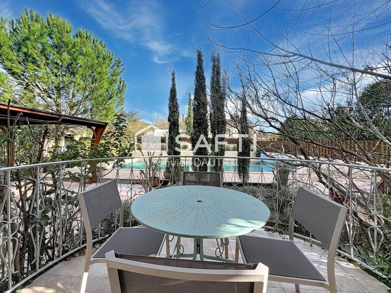 Villa - 278 m² - 8 pièces