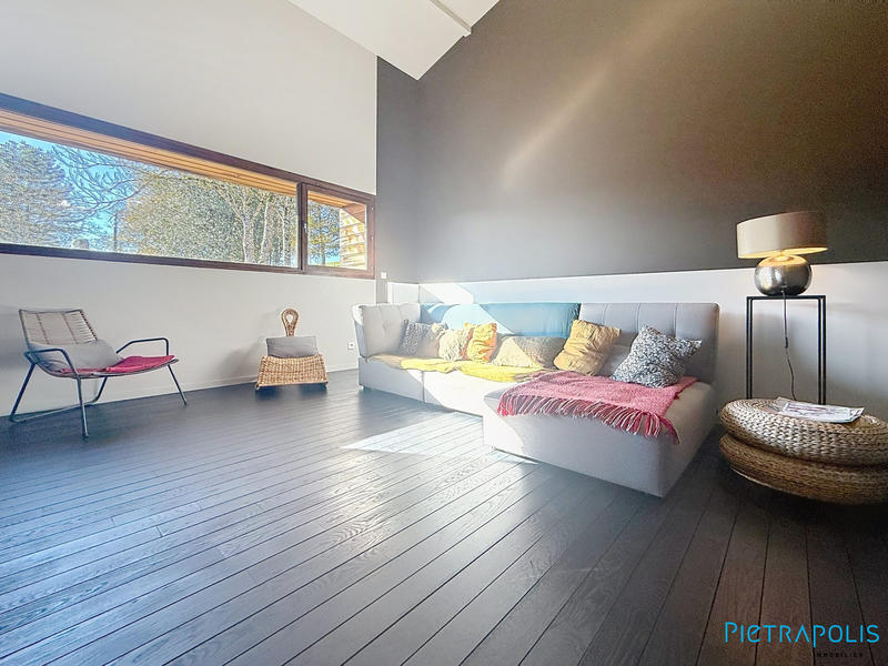 Maison - 200 m² - 5 pièces