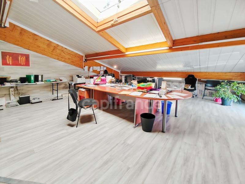 Local commercial - 366 m² - 3 pièces