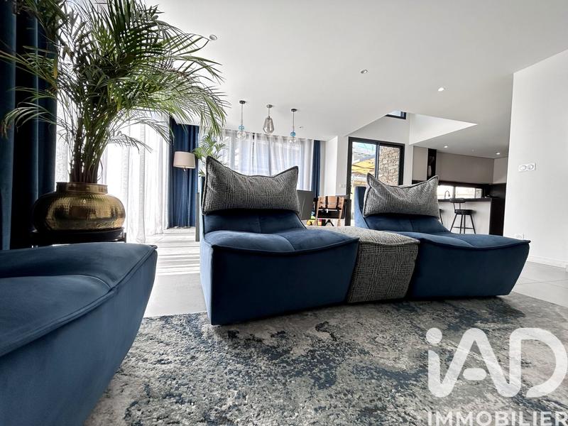 Maison - 138 m² - 4 pièces