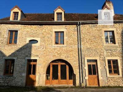 Propriété - 300 m² - 7 pièces